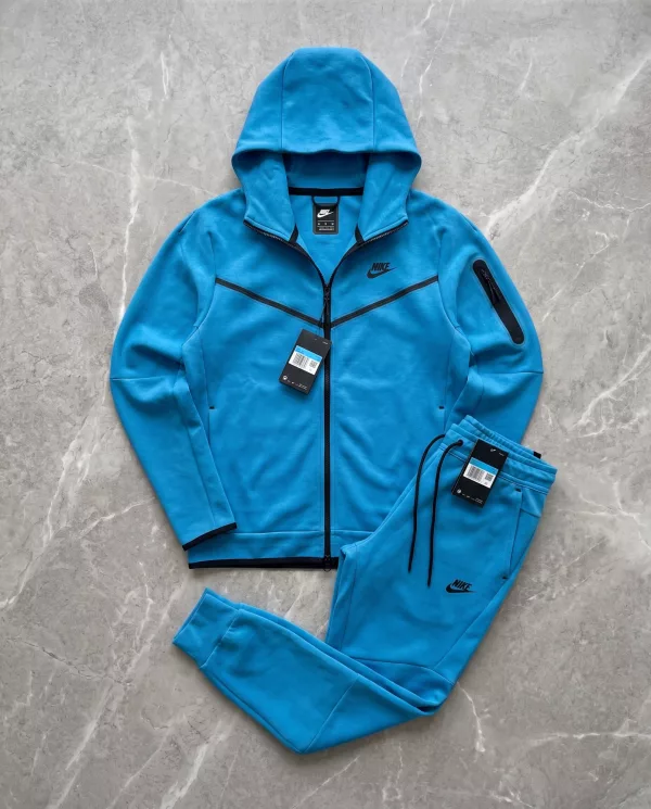 Nike Sportswears Tech Fleece svetlo plava